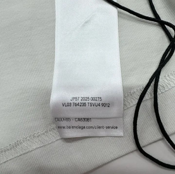 Balenciaga Balenciaga Distressed Round Neck Short Sleeve T-Shirt Size US S / EU 44-46 / 1 - 7 Thumbnail