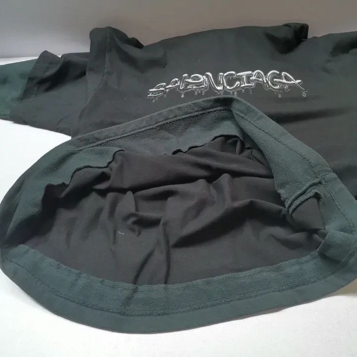 Balenciaga Balenciaga SS22 Slim Series Graphic Hoodie Size US M / EU 48-50 / 2 - 11 Thumbnail
