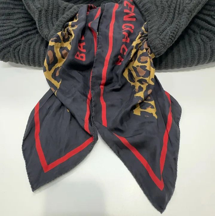 Balenciaga Balenciaga Logo Wool and Silk Knitted Sweater Size US M / EU 48-50 / 2 - 15 Thumbnail