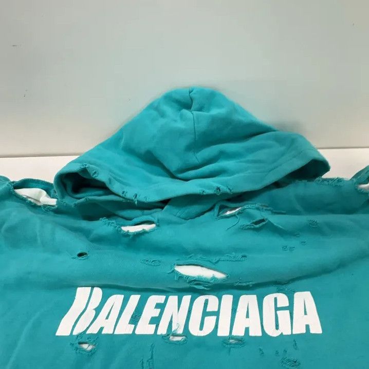 Balenciaga Balenciaga Distressed Hooded Sweatshirt in Light Blue Size US M / EU 48-50 / 2 - 8 Thumbnail