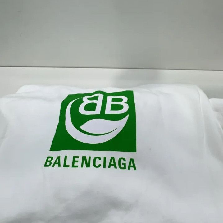 Balenciaga Balenciaga Eco-Friendly BB Logo Hoodie for Men Size US S / EU 44-46 / 1 - 15 Thumbnail