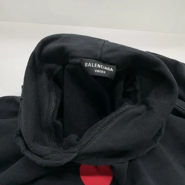 Balenciaga Balenciaga Black Heart Logo Sweatshirt Size US L / EU 52-54 / 3 - 8 Thumbnail