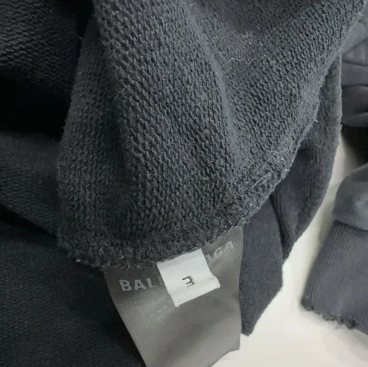 Balenciaga Balenciaga Black Heart Logo Sweatshirt Size US L / EU 52-54 / 3 - 5 Thumbnail