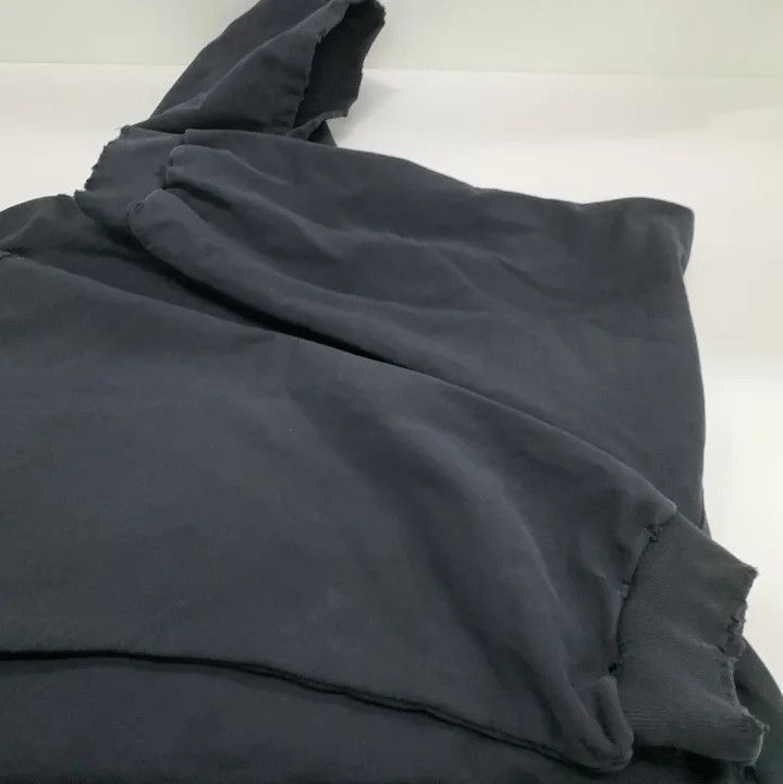 Balenciaga Balenciaga Black Heart Logo Sweatshirt Size US L / EU 52-54 / 3 - 9 Thumbnail