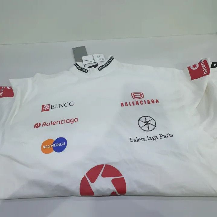 Balenciaga Balenciaga White Long Sleeve Graphic T-Shirt Size US M / EU 48-50 / 2 - 8 Thumbnail