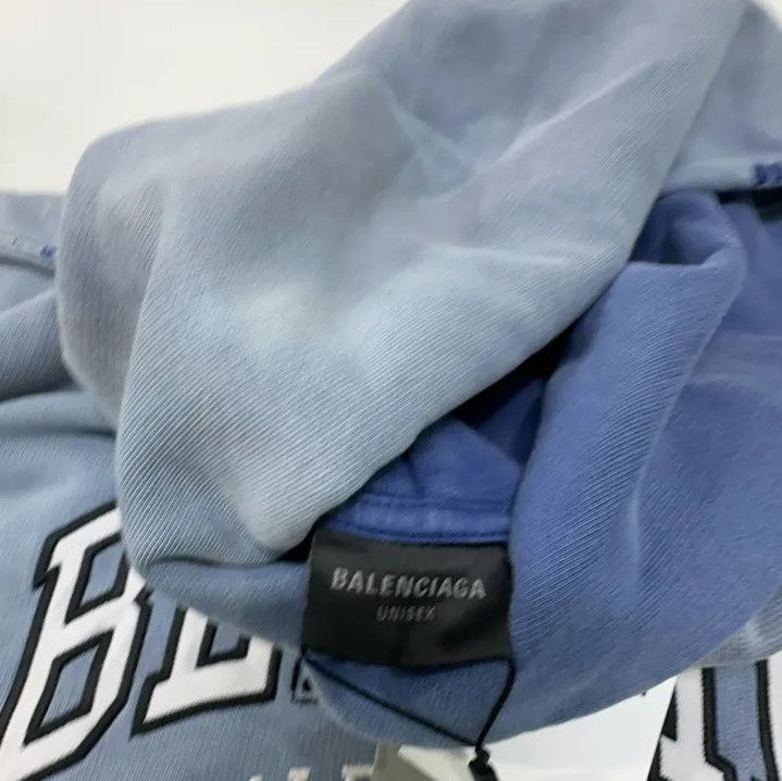 Balenciaga Balenciaga Gradient Logo Hoodie for Men Size US M / EU 48-50 / 2 - 6 Thumbnail