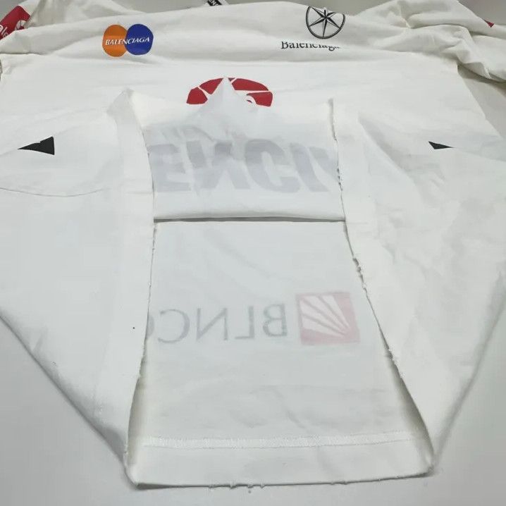 Balenciaga Balenciaga White Long Sleeve Graphic T-Shirt Size US M / EU 48-50 / 2 - 10 Thumbnail