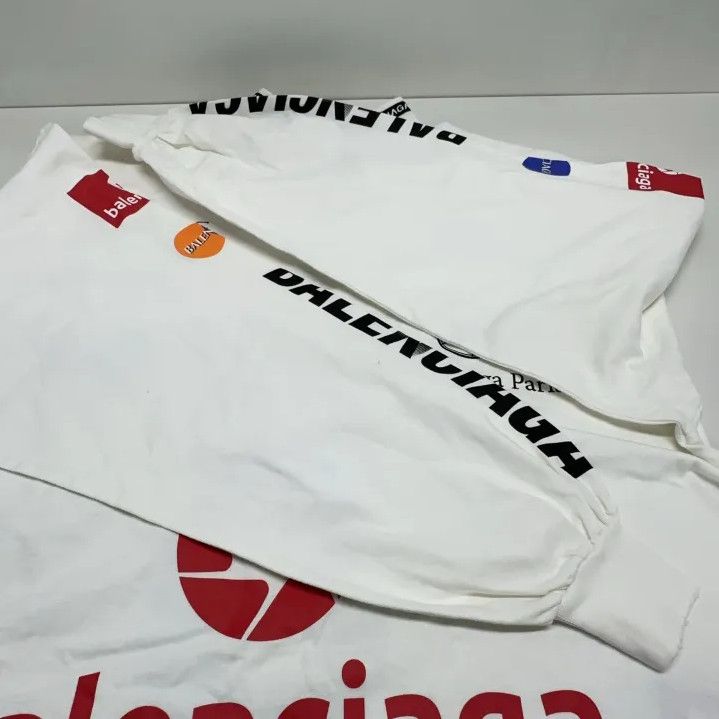 Balenciaga Balenciaga White Long Sleeve Graphic T-Shirt Size US M / EU 48-50 / 2 - 11 Thumbnail