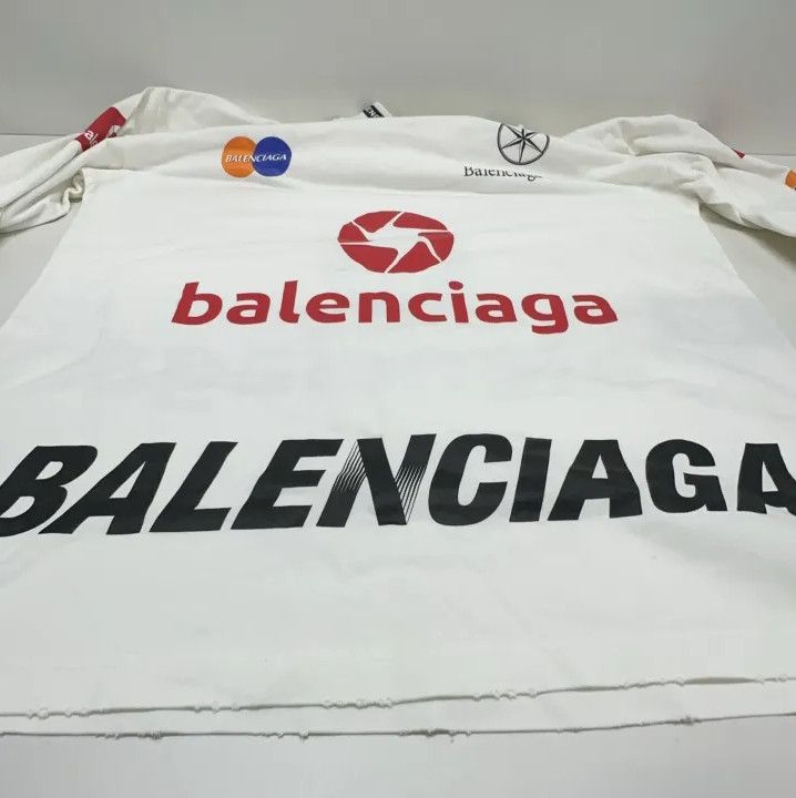 Balenciaga Balenciaga White Long Sleeve Graphic T-Shirt Size US M / EU 48-50 / 2 - 9 Thumbnail