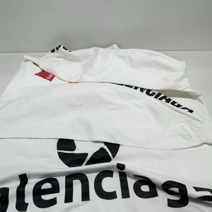 Balenciaga Balenciaga White Long Sleeve Graphic T-Shirt Size US M / EU 48-50 / 2 - 15 Thumbnail