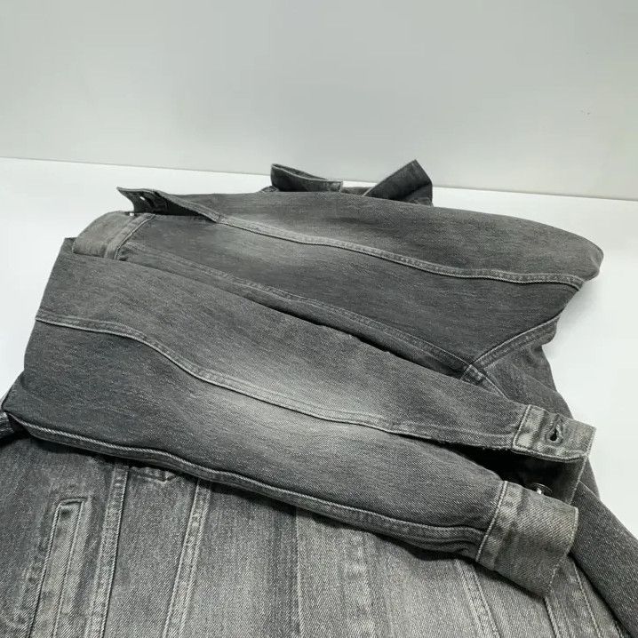 Balenciaga Balenciaga Logo Print Washed Denim Jacket Size US L / EU 52-54 / 3 - 14 Thumbnail