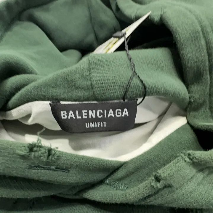 Balenciaga Balenciaga Destroyed Logo Print Hoodie in Green Size US XS / EU 42 / 0 - 5 Thumbnail