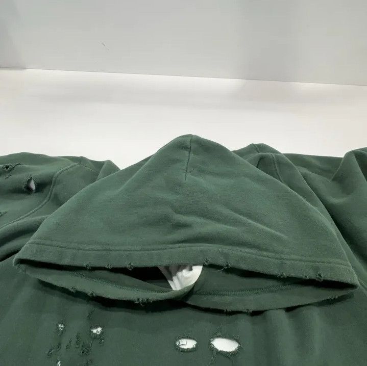 Balenciaga Balenciaga Destroyed Logo Print Hoodie in Green Size US XS / EU 42 / 0 - 7 Thumbnail