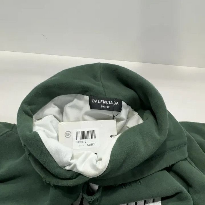 Balenciaga Balenciaga Destroyed Logo Print Hoodie in Green Size US XS / EU 42 / 0 - 6 Thumbnail