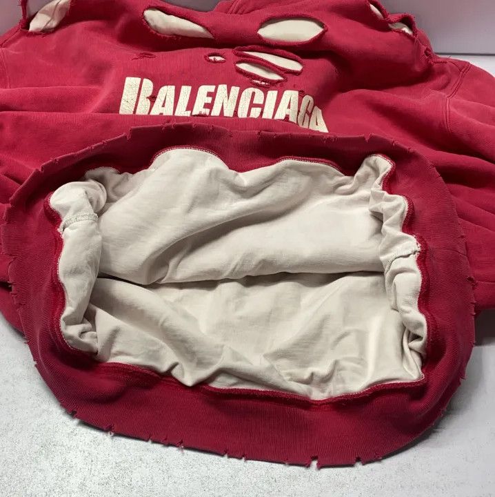 Balenciaga Balenciaga Red Hooded Sweatshirt with Distressed Details Size US M / EU 48-50 / 2 - 15 Thumbnail