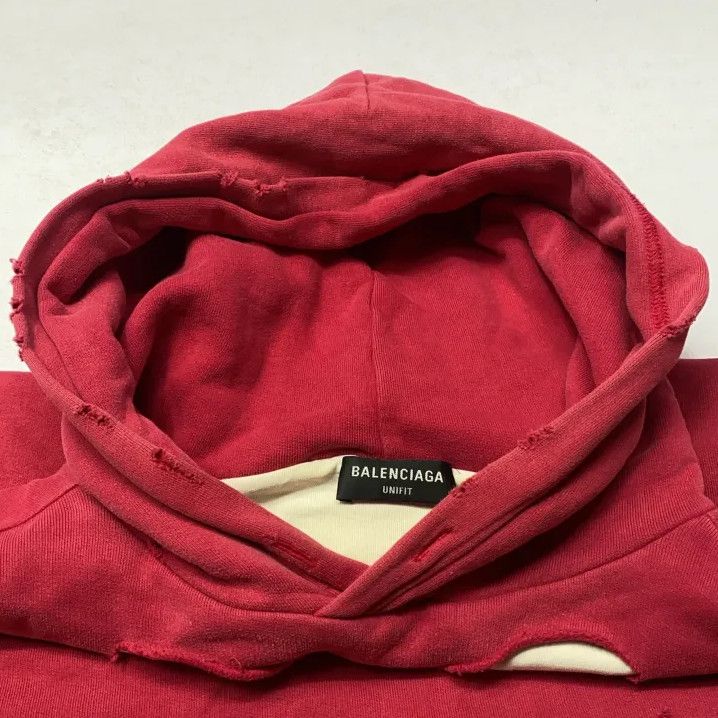 Balenciaga Balenciaga Red Hooded Sweatshirt with Distressed Details Size US M / EU 48-50 / 2 - 13 Thumbnail