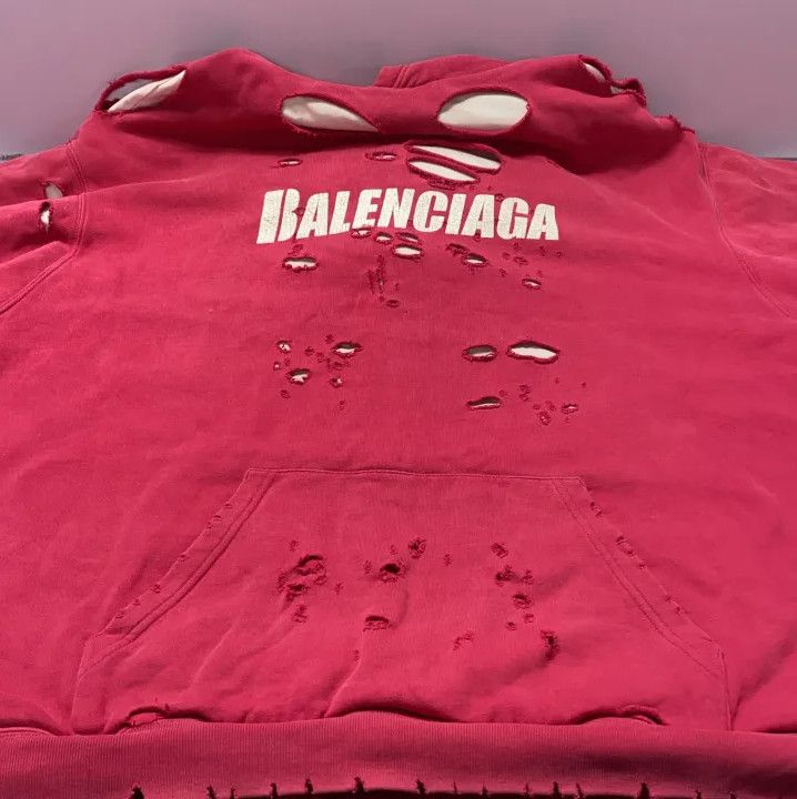 Balenciaga Balenciaga Red Hooded Sweatshirt with Distressed Details Size US M / EU 48-50 / 2 - 10 Thumbnail