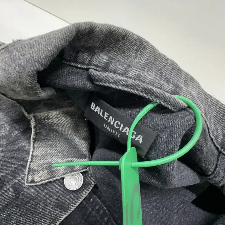 Balenciaga Balenciaga SS22 Vintage Wash Denim Jacket Size US XS / EU 42 / 0 - 6 Thumbnail