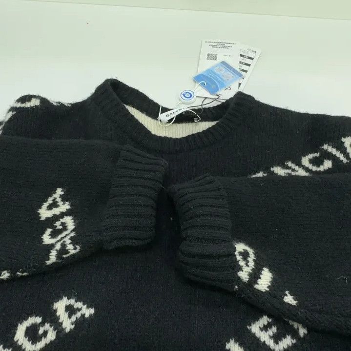 Balenciaga Balenciaga All Over Logo Knit Sweater Size US XS / EU 42 / 0 - 15 Thumbnail