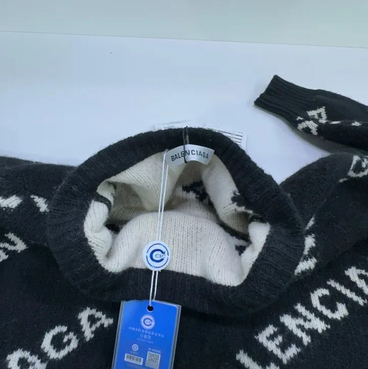 Balenciaga Balenciaga All Over Logo Knit Sweater Size US XS / EU 42 / 0 - 14 Thumbnail