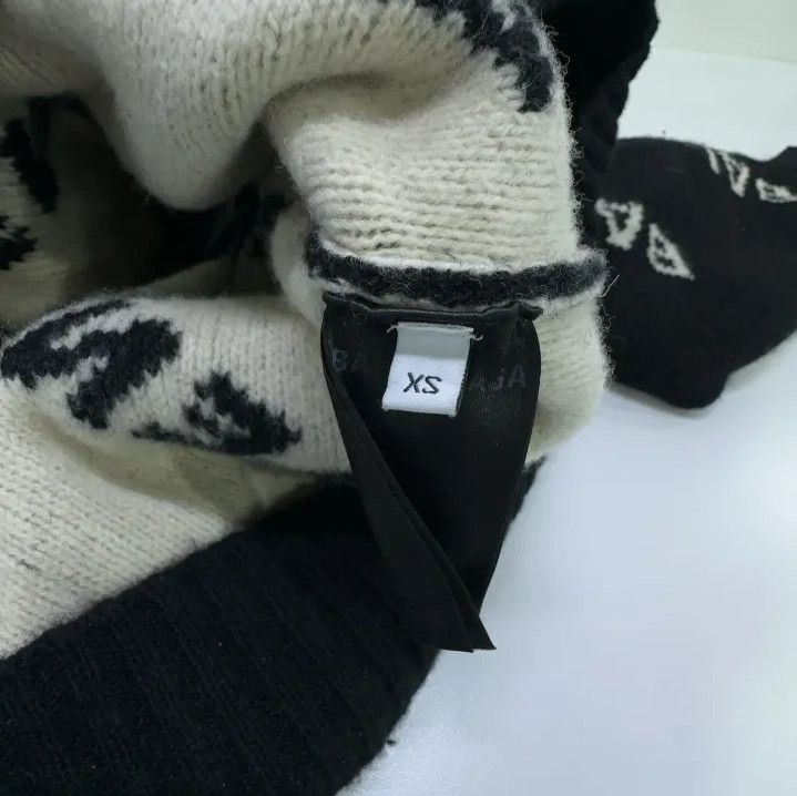 Balenciaga Balenciaga All Over Logo Knit Sweater Size US XS / EU 42 / 0 - 9 Thumbnail