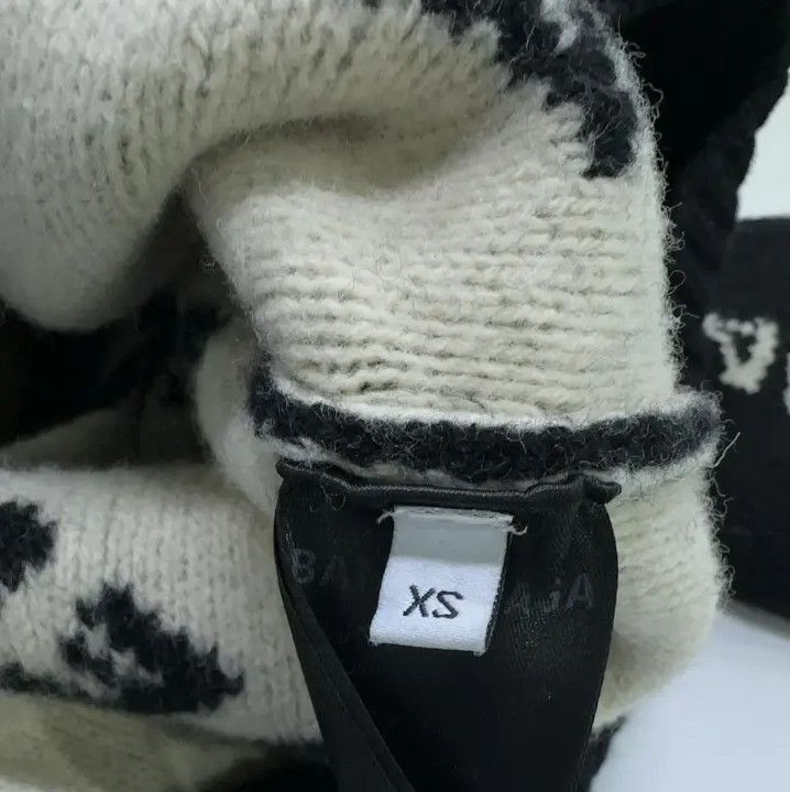 Balenciaga Balenciaga All Over Logo Knit Sweater Size US XS / EU 42 / 0 - 10 Thumbnail