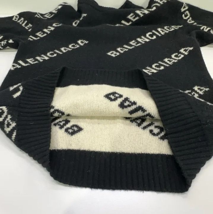 Balenciaga Balenciaga All Over Logo Knit Sweater Size US XS / EU 42 / 0 - 16 Thumbnail