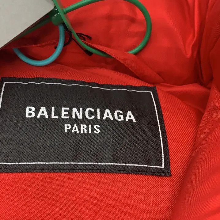 Balenciaga Balenciaga FW21 Red Puffer Jacket for Men and Women Size US S / EU 44-46 / 1 - 3 Thumbnail
