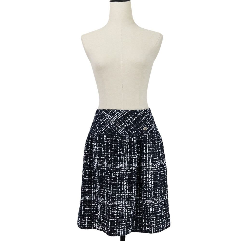 Chanel Chanel Chanel Coco Mark Plate Tweed Print Skirt Others Skirts P49148 DUTY FREE for USA Size ONE SIZE - 11 Thumbnail
