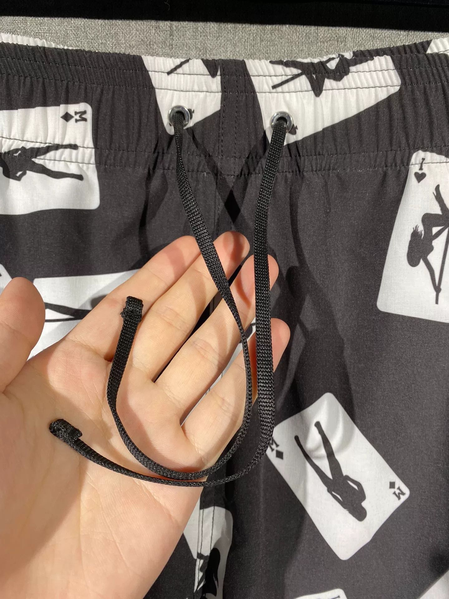 Amiri amiri men's shorts with unique print Size US 28 / EU 44 - 4 Thumbnail