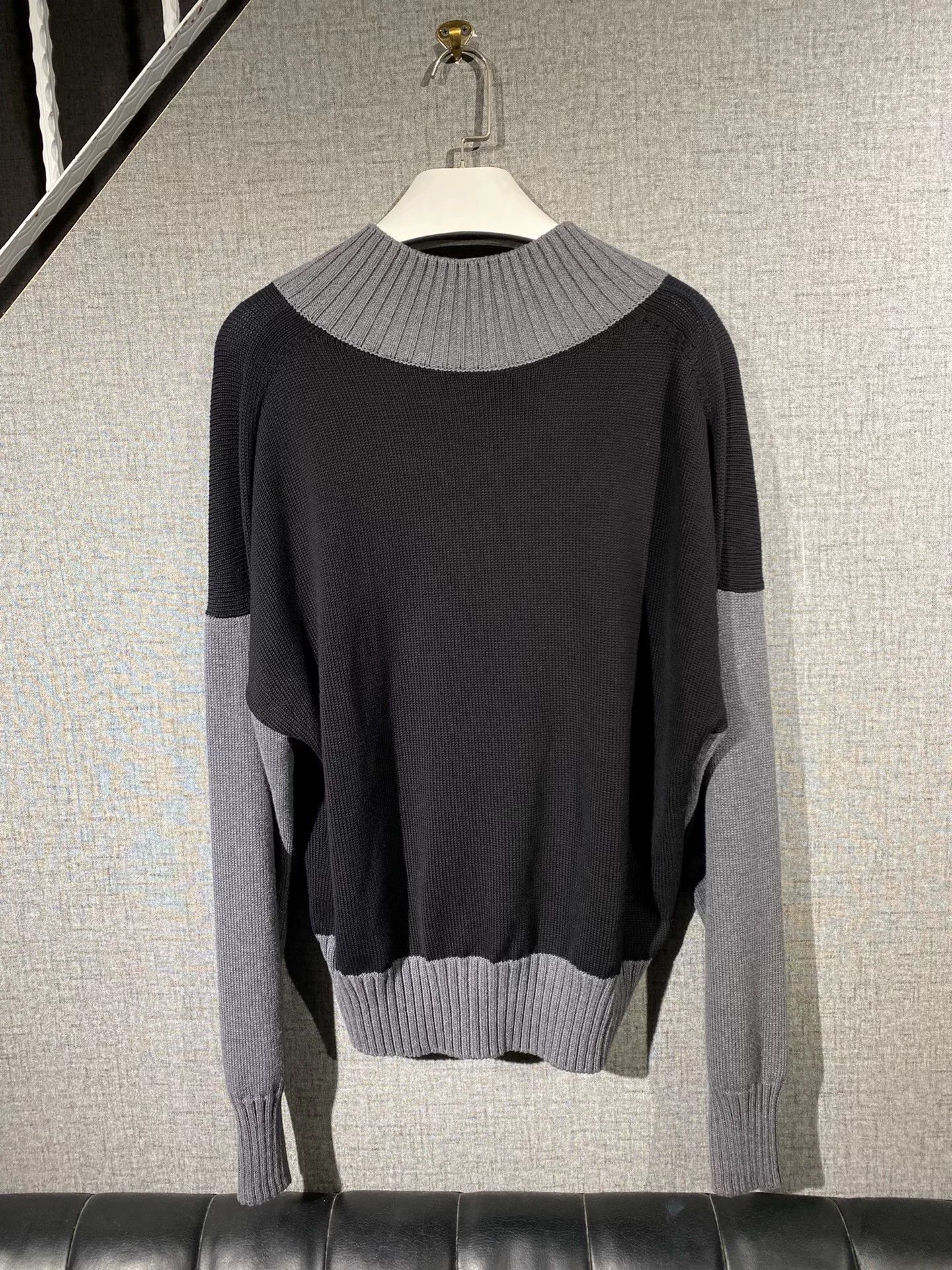 Alexander McQueen alexander mcqueen men's sweater in black and gray Size US S / EU 44-46 / 1 - 2 Thumbnail