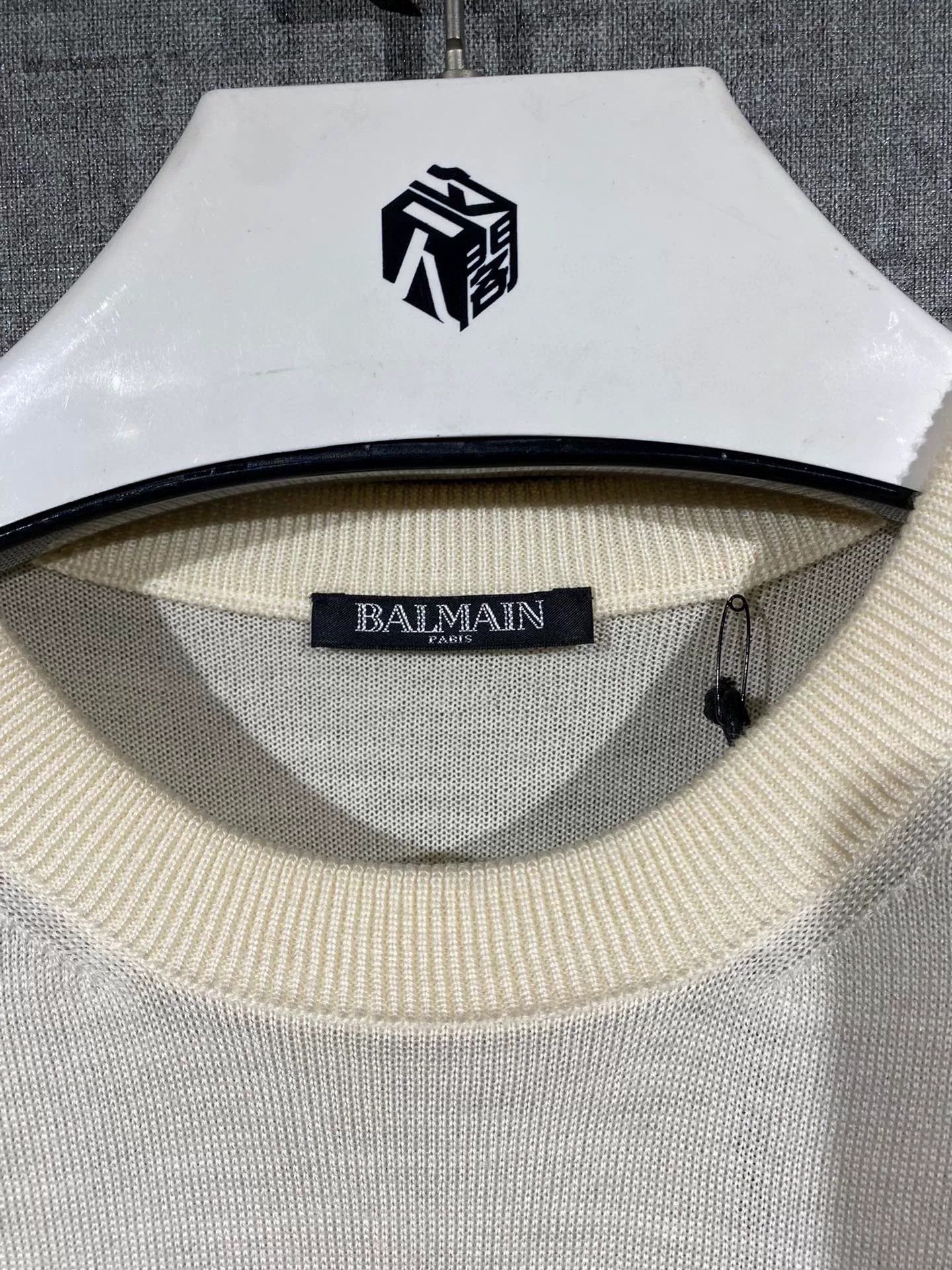 Balmain balmain lightweight knit sweater with tag Size US XS / EU 42 / 0 - 5 Thumbnail