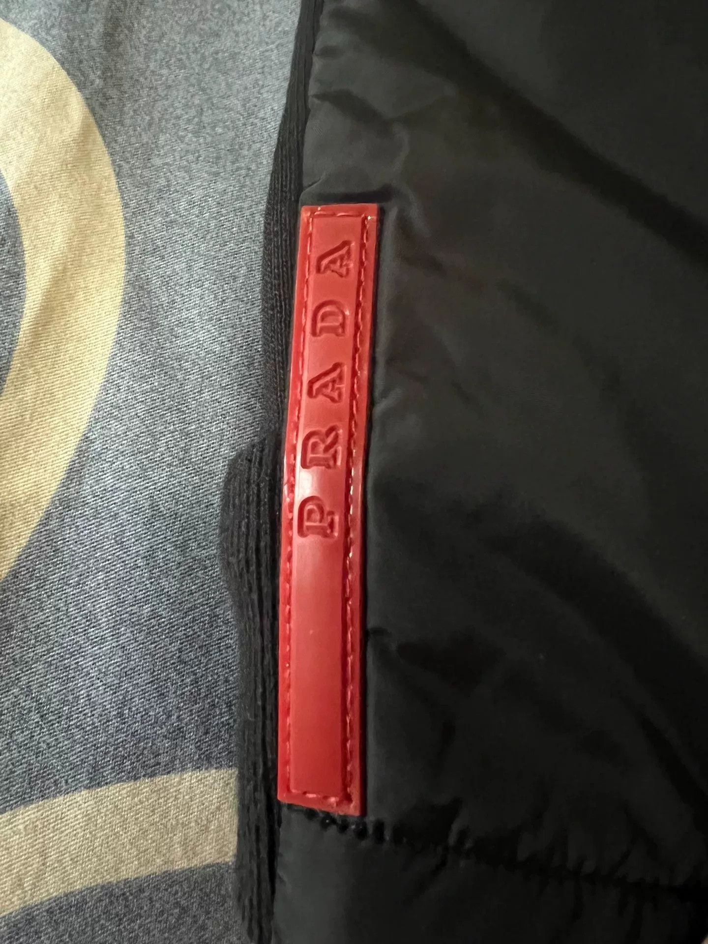 Prada prada classic red logo zip-up jacket Size US L / EU 52-54 / 3 - 4 Thumbnail