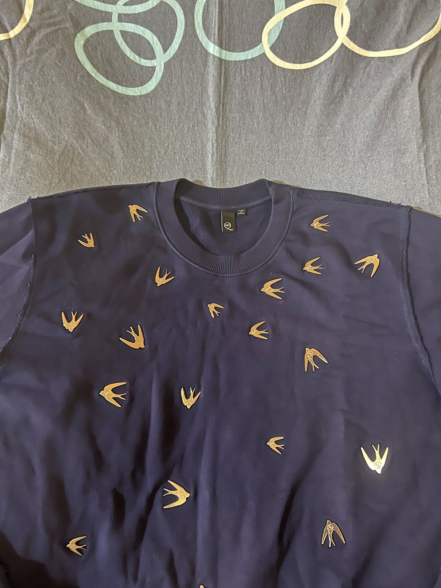 Alexander McQueen mcqueen metallic swallow sweatshirt in navy blue Size L / US 10 / IT 46 - 2 Thumbnail