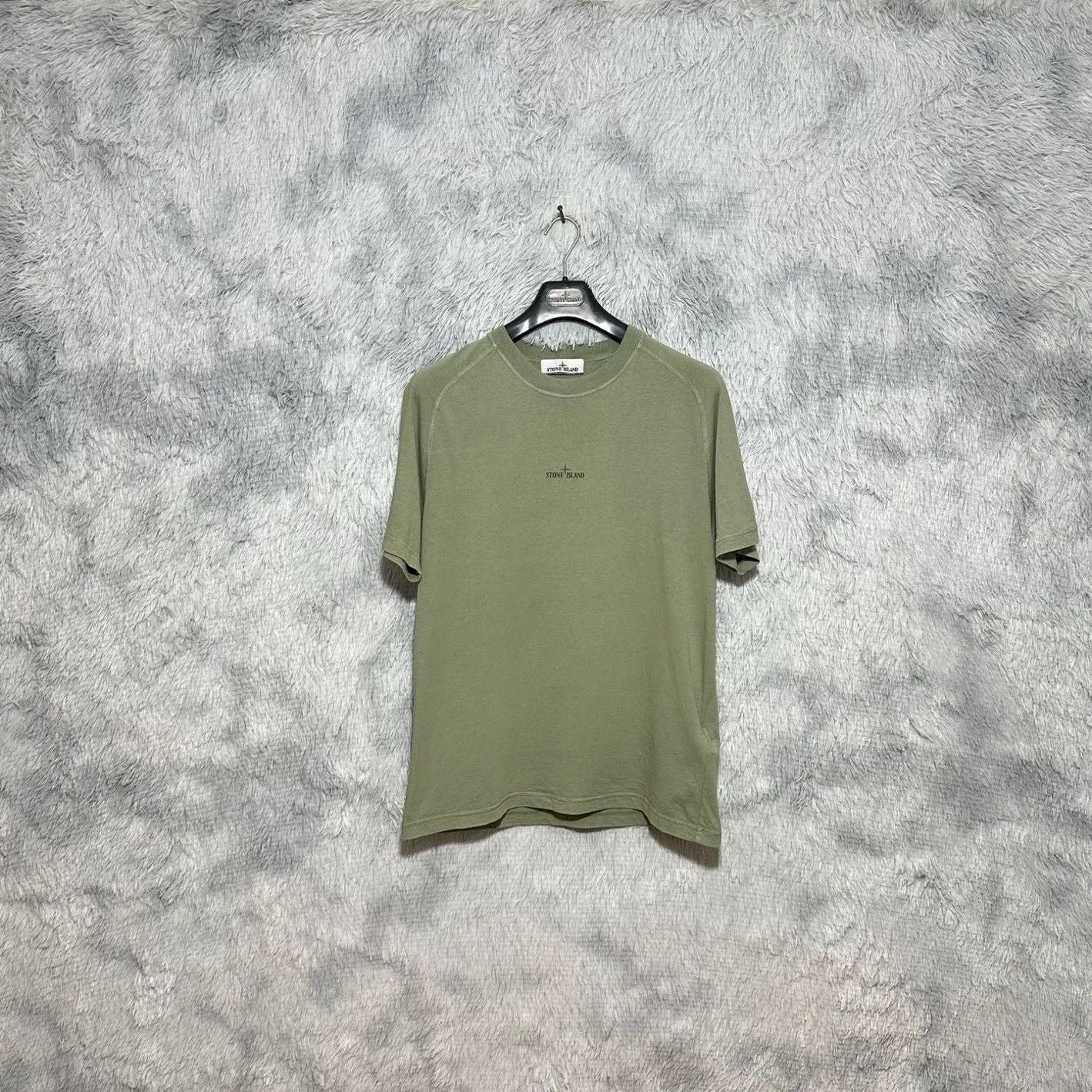 Stone Island stone island reflective logo short sleeve t-shirt Size US XL / EU 56 / 4 - 2 Thumbnail