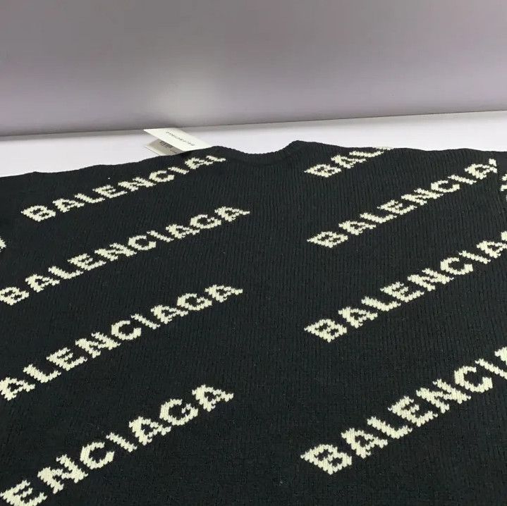 Balenciaga Balenciaga Black V-Neck Casual Knit Sweater Size US S / EU 44-46 / 1 - 5 Thumbnail