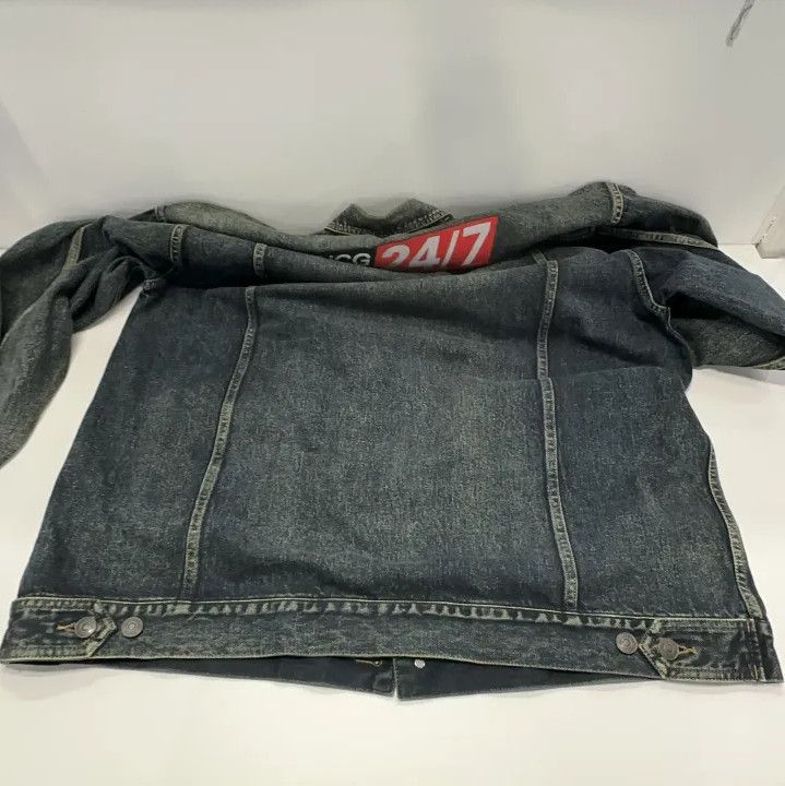 Balenciaga Balenciaga Vintage Logo Denim Jacket for Men Size US L / EU 52-54 / 3 - 10 Thumbnail