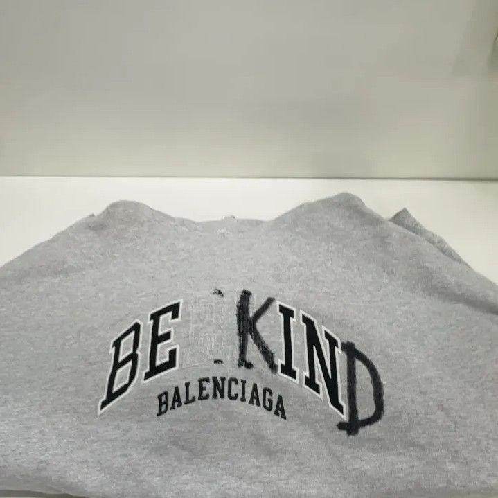 Balenciaga Balenciaga Be Kind Logo Hooded Sweatshirt Size US L / EU 52-54 / 3 - 10 Thumbnail