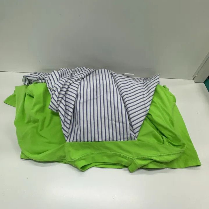 Balenciaga Balenciaga Casual Chic Button-Up Shirt and Tee Size US S / EU 44-46 / 1 - 8 Thumbnail