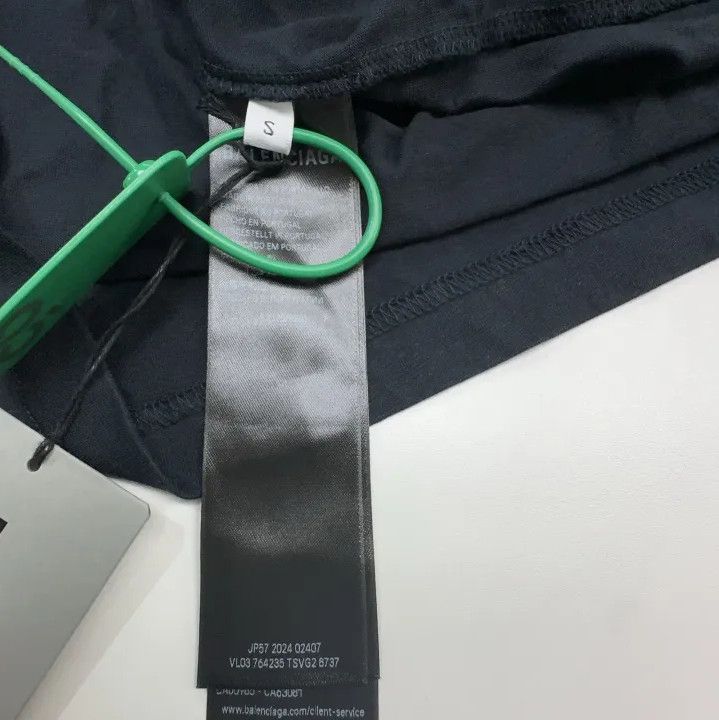 Balenciaga Balenciaga Back FW25 Logo T-Shirt for Men Size US S / EU 44-46 / 1 - 2 Thumbnail