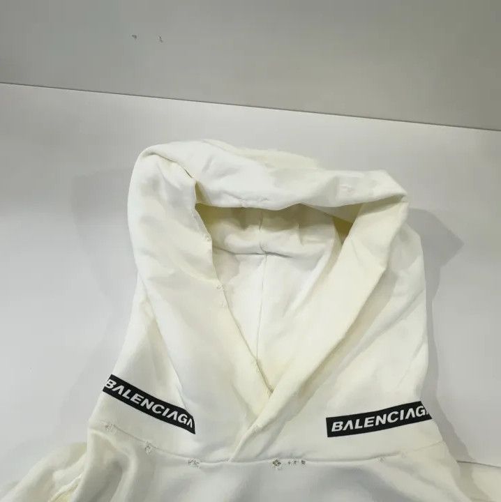 Balenciaga Balenciaga FW23 Logo Print Hoodie for All Size US M / EU 48-50 / 2 - 8 Thumbnail