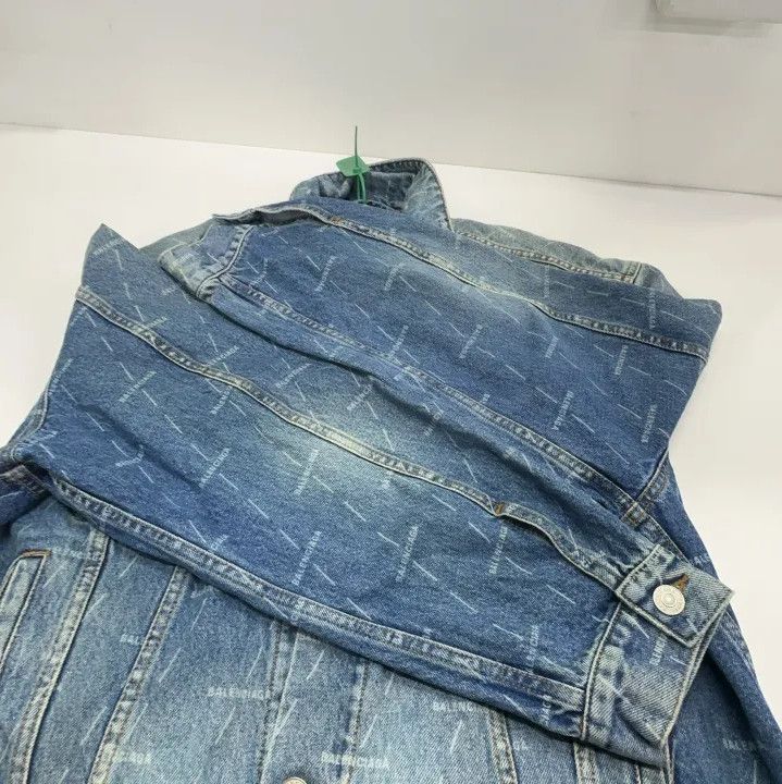 Balenciaga Balenciaga Pocket Denim Jacket for Men Size US L / EU 52-54 / 3 - 11 Thumbnail