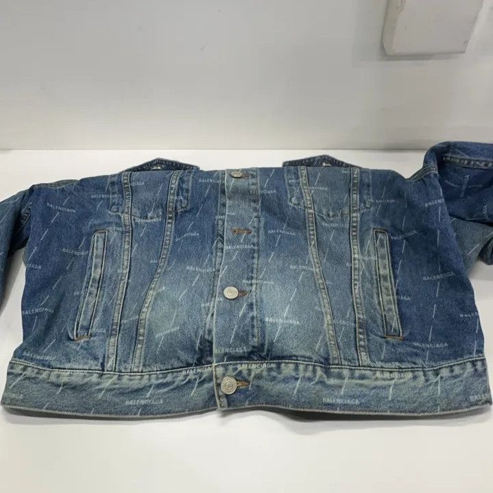 Balenciaga Balenciaga Pocket Denim Jacket for Men Size US L / EU 52-54 / 3 - 9 Thumbnail