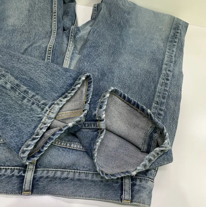 Balenciaga Balenciaga FW23 Washed Effect Loose Jeans Size US 27 - 9 Thumbnail