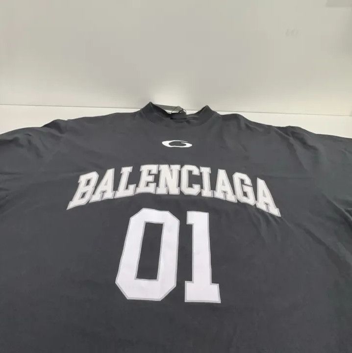 Balenciaga Balenciaga SS25 Basketball Graphic Tee for Men Size US M / EU 48-50 / 2 - 8 Thumbnail