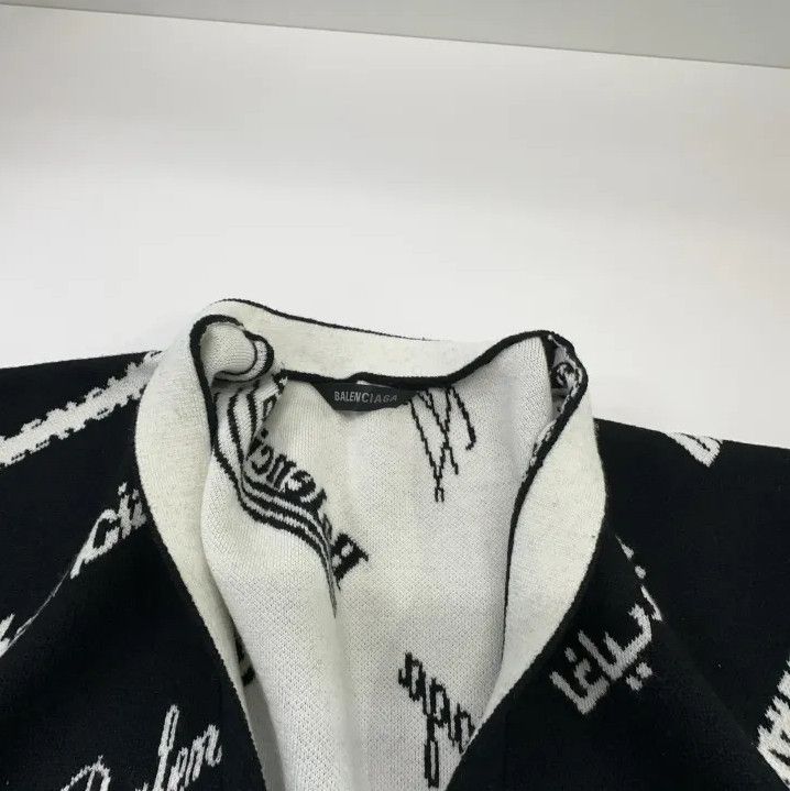 Balenciaga Balenciaga SS23 Logo Pattern V-Neck Cardigan Size US L / EU 52-54 / 3 - 7 Thumbnail