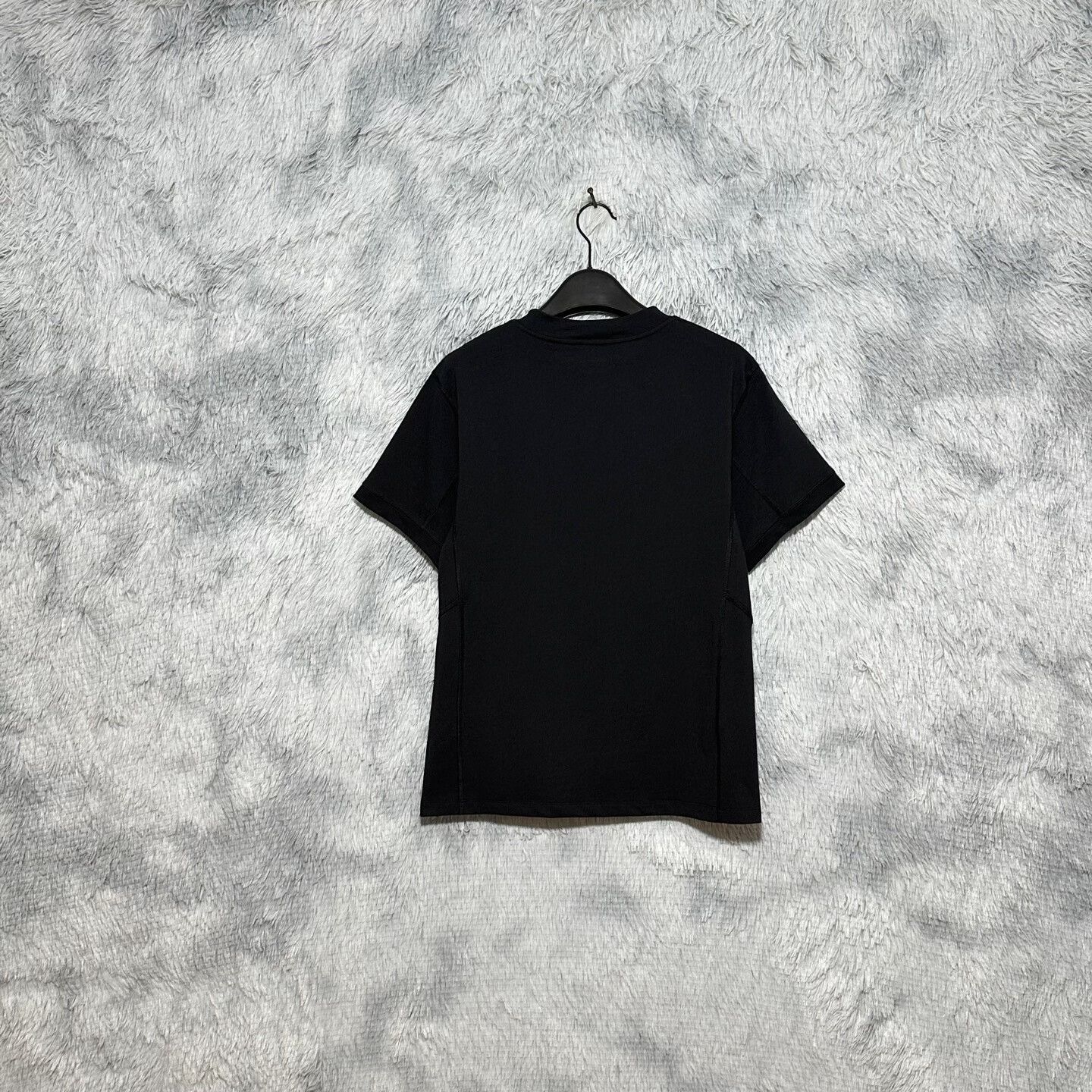 Arc'teryx arcteryx envoy emblem short sleeve t-shirt Size S / US 4 / IT 40 - 2 Thumbnail