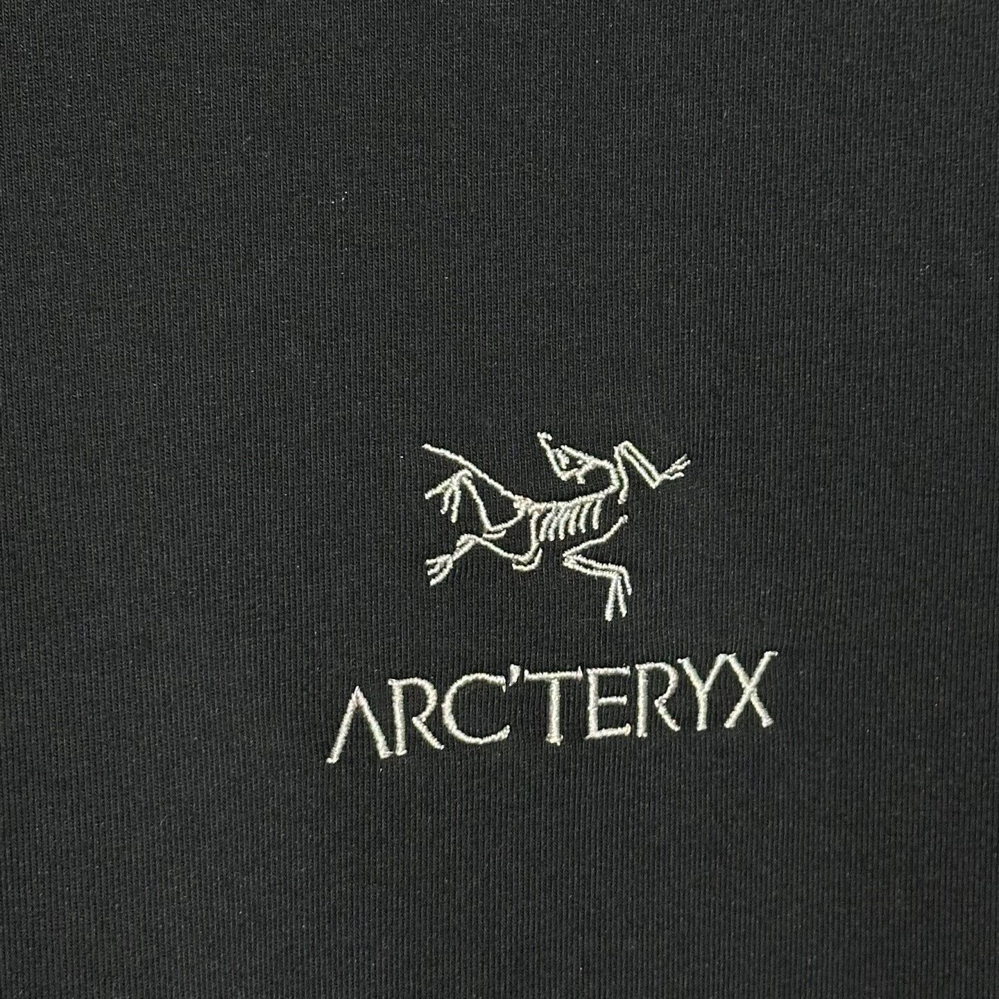 Arc'teryx arcteryx envoy emblem short sleeve t-shirt Size S / US 4 / IT 40 - 4 Thumbnail