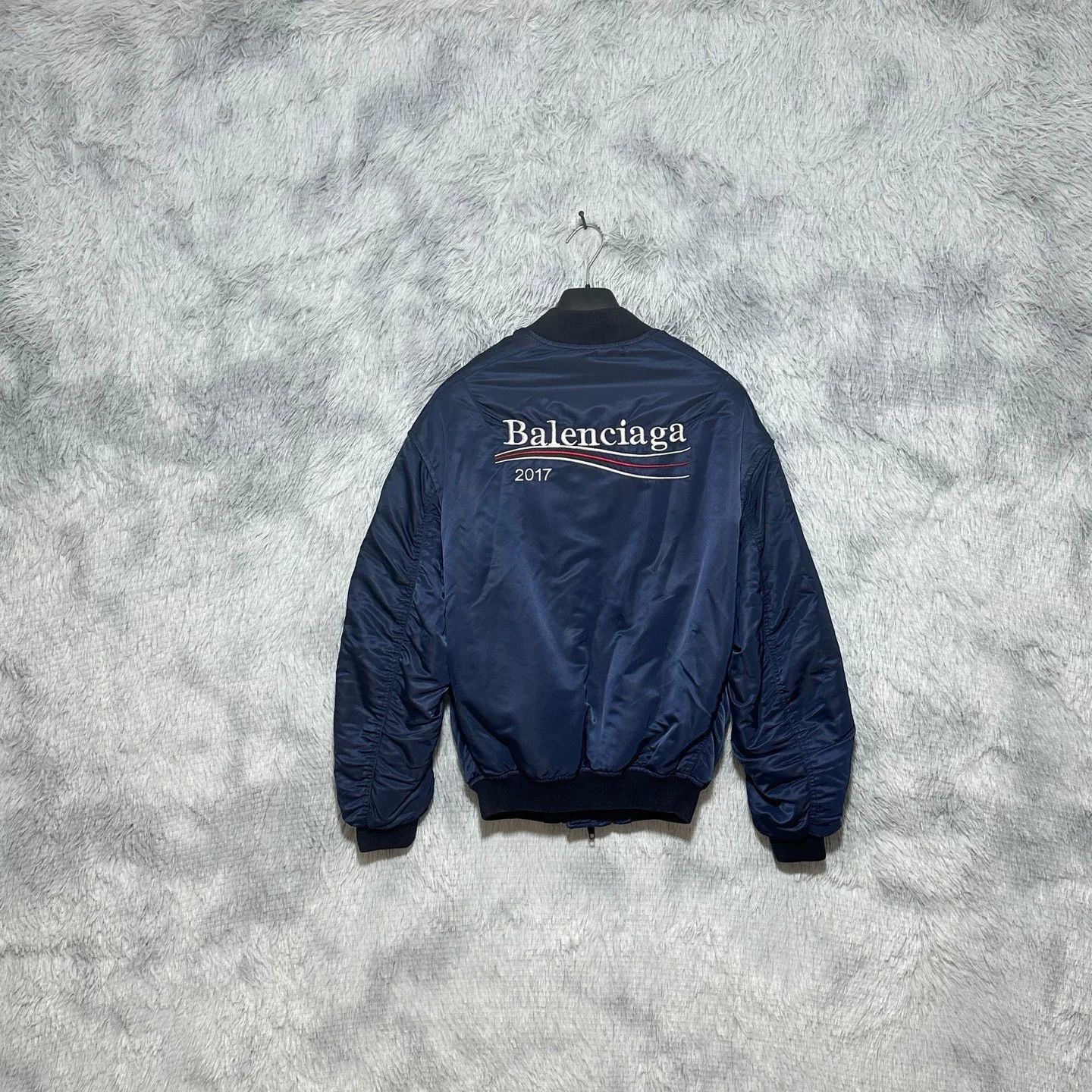Balenciaga balenciaga embroidered bomber jacket in deep blue Size US L / EU 52-54 / 3 - 2 Thumbnail