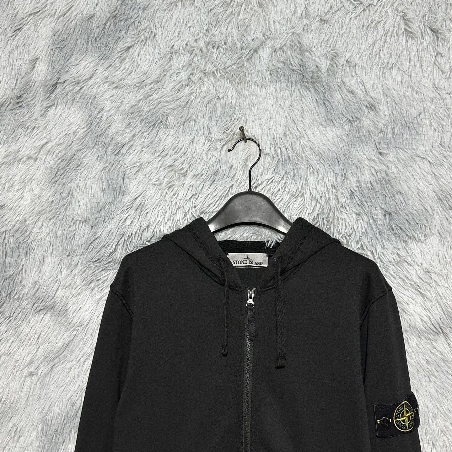 Stone Island stone island black hooded sweatshirt size M Size US M / EU 48-50 / 2 - 3 Thumbnail